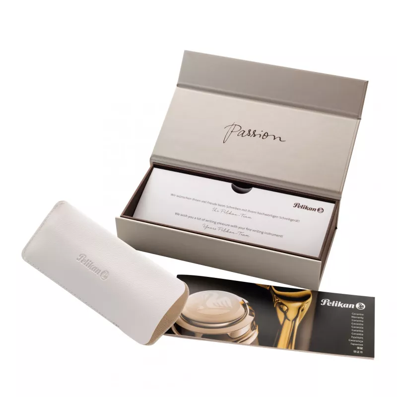 Pelikan M200, juoda, auksinė, integruota pildymo sistema, derva, auksinis, kursyvinis plunksnagalis, auksinis, nerūdijantis plienas