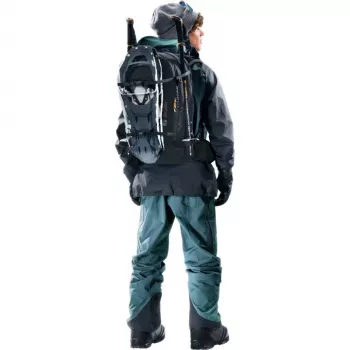 Kuprinė DEUTER Freerider Pro 34+ — techninė freeride slidžių žygiams skirta kuprinė, 34 L, juoda, šalmo laikiklis, klubų diržas