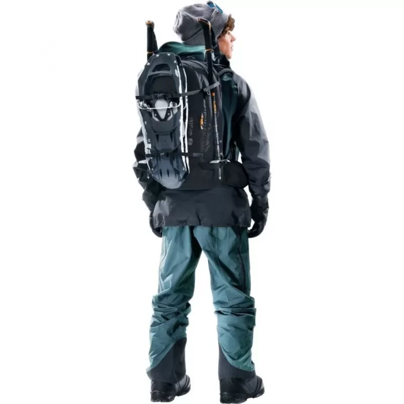 Kuprinė DEUTER Freerider Pro 34+ — techninė freeride slidžių žygiams skirta kuprinė, 34 L, juoda, šalmo laikiklis, klubų diržas