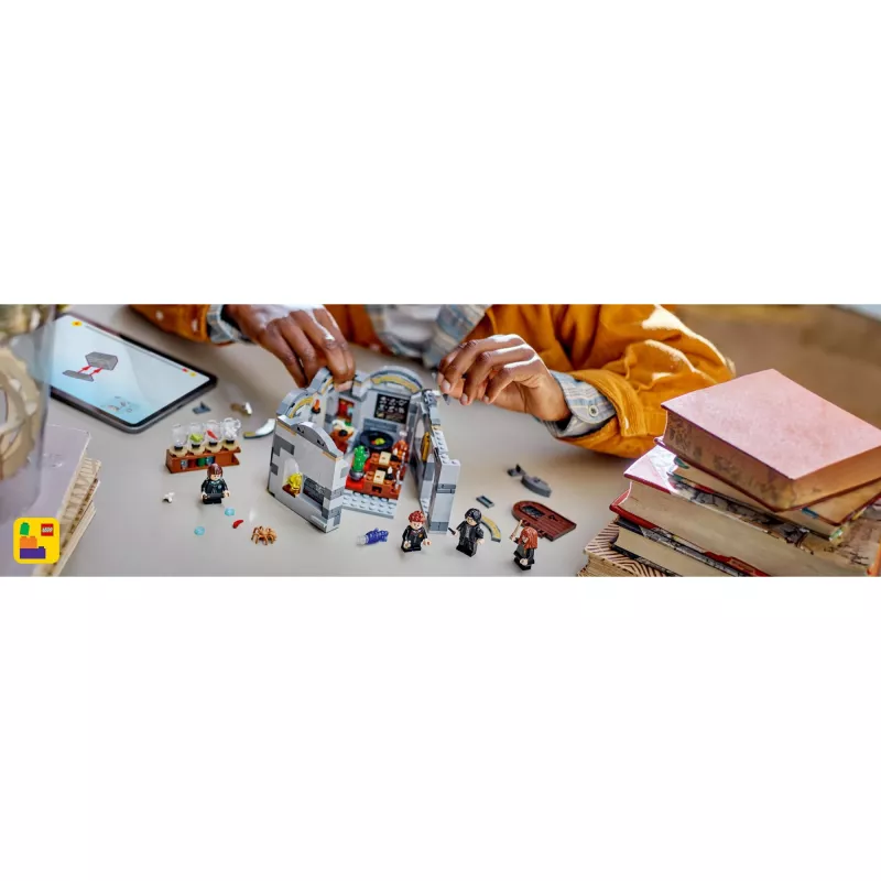 LEGO HARRY POTTER 76431 Hogwarts Castle: Potions Class