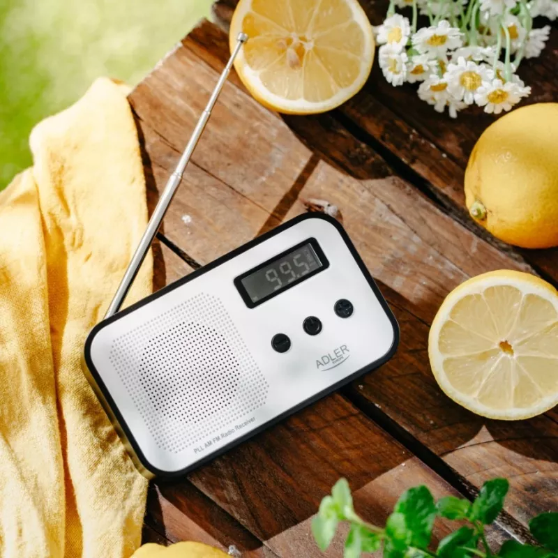 Nešiojamasis skaitmeninis radijas Adler AD 1907 — AM/FM, skaitmeninis imtuvas, žadintuvas, USB-C, 600 mAh baterija, LCD, 20 išsaugotų stočių, teleskopinė antena