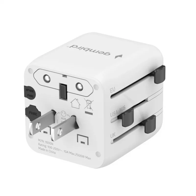 Universalus kelioninis maitinimo adapteris GEMBIRD TPA-INT-01-W — įvestis 100–250V, Type G kištukas, kompaktiški matmenys 84×56×85 mm