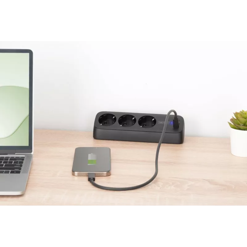 Maitinimo šakotuvas DIGITUS 3 lizdų su 2×USB-A ir 1×USB-C, 3 kintamosios srovės lizdai Tipas E/F, 1,5 m laidas, juodas