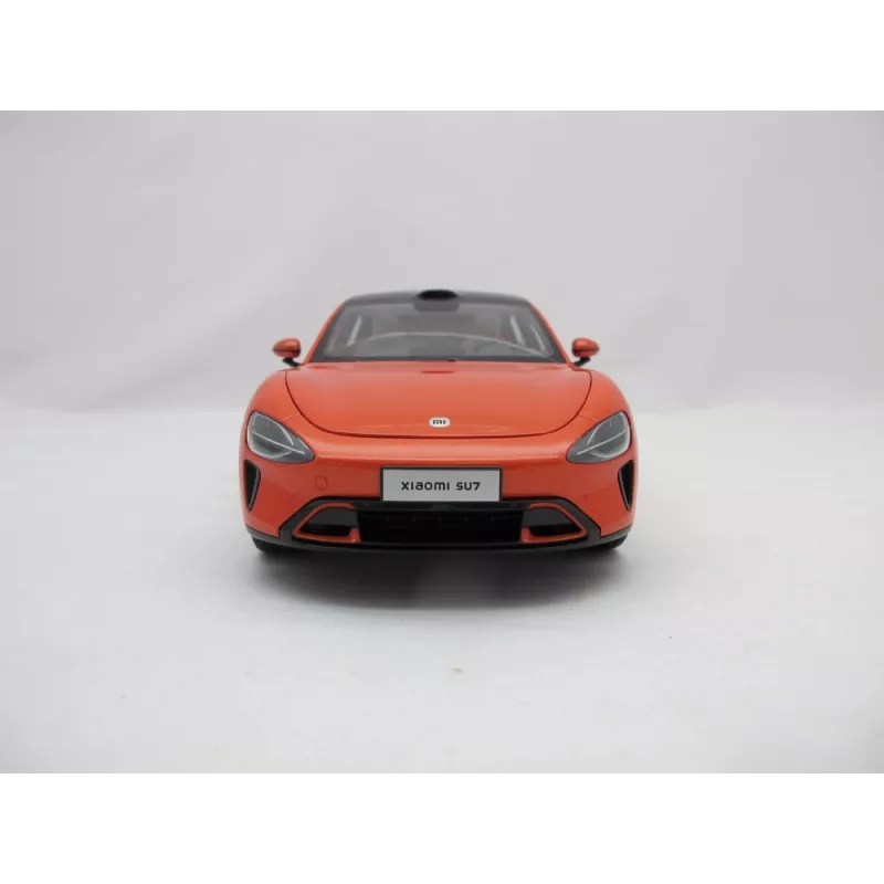 Lietinio modelio automobilis Xiaomi SU7 1:18 masteliu, surinktas, P278×G108×A81,5 mm