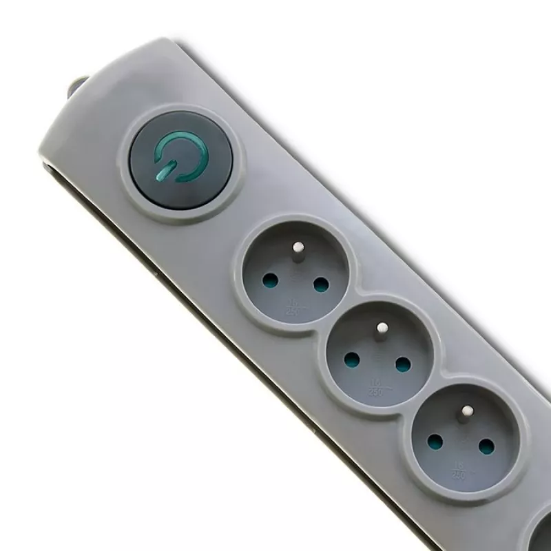 Įtampos apsaugos įrenginys Qoltec 50163 Pilka 4 kintamosios srovės lizdai 230V 1.5m