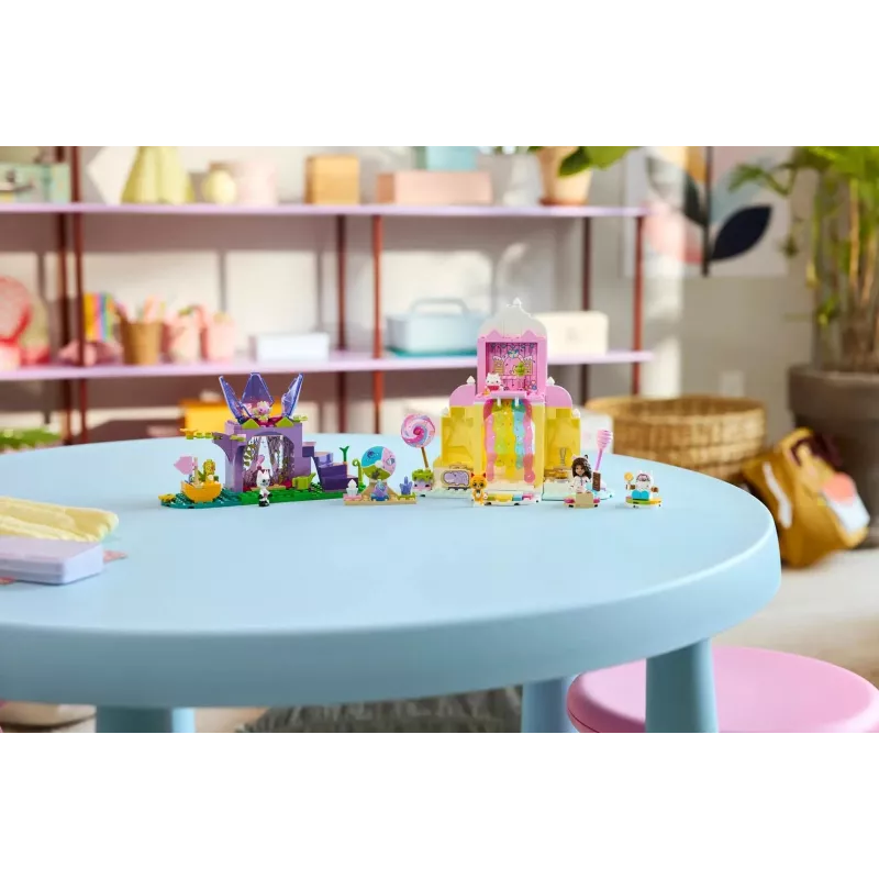 Konstruktorius LEGO Apledėjęs kalnas ir kačiukų sodas rinkinys 11205 — 263 dalys, 3 minifigūrėlės, amžius 4+