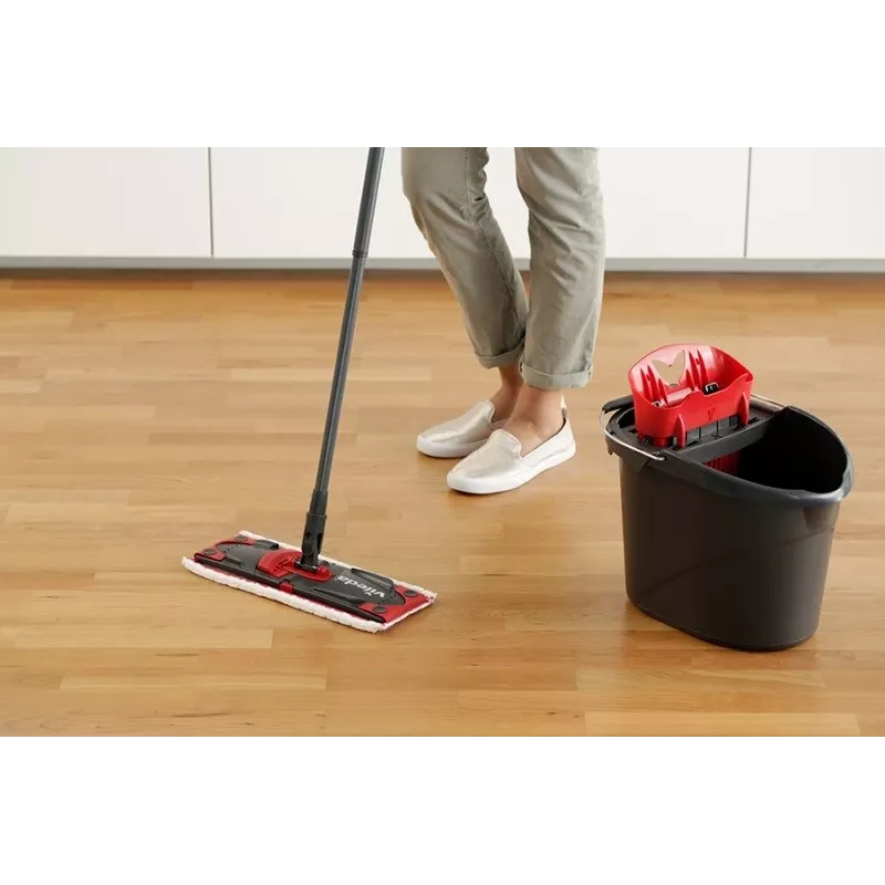 VILEDA šluota Ultramax XL Box — plaunamas mikropluošto 360° besisukantis antgalis, sulankstomas, kietoms grindims