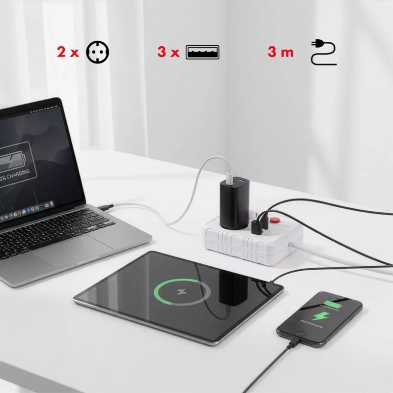 Maitinimo lizdų blokas MACLEAN MCE388 W — 2 lizdai, 3×USB, 110–240V, 2500W, 3 m laidas, baltas
