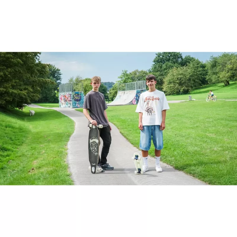 Longboard Muuwmi Lights GLOW ABEC 7 su šviečiančiais ratukais, juoda/žalia