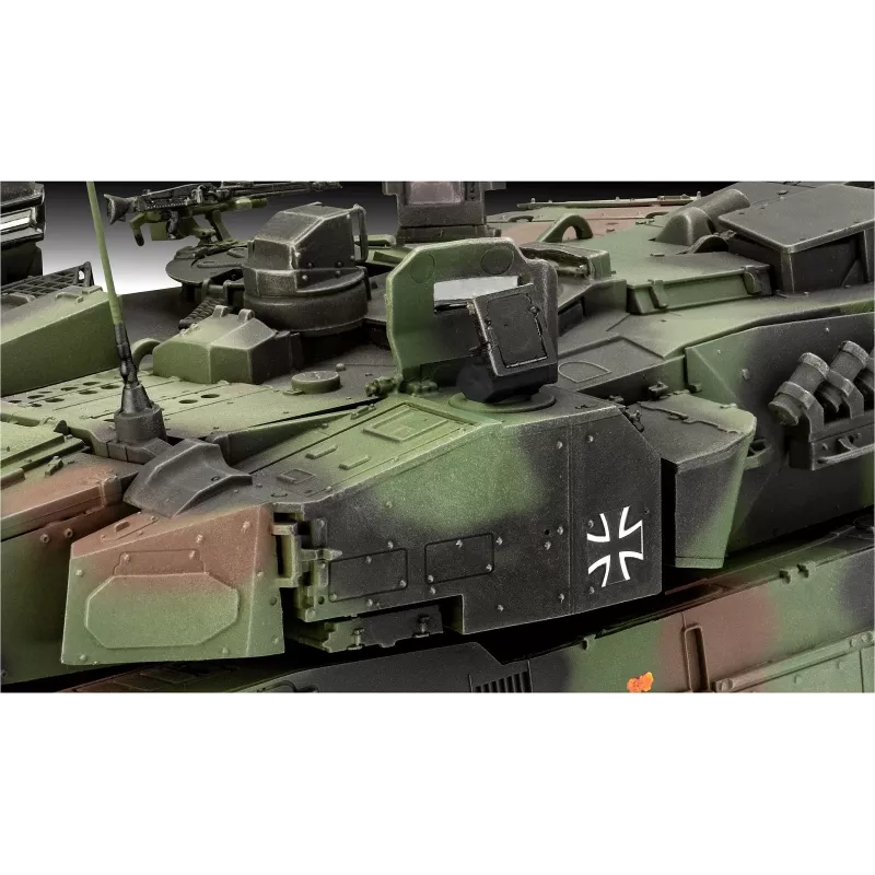 Plastikinis modelis REVELL Leopard 2A7A1 karinio tanko rinkinys (mastelis nenurodytas)