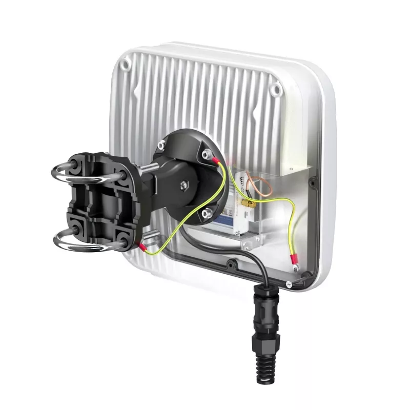 Kryptinė tinklo antena QuWireless QuMax — kryptinė PoE/LAN antena 0,694–2,7 GHz, iki 6 dBi, balta