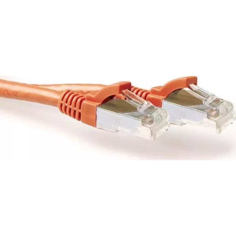 ACT oranžinis 0,50 metro SFTP CAT6A komutacinis kabelis be užsikabinimo su RJ45 jungtimis