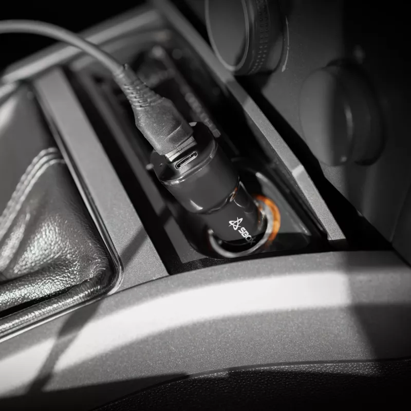 Automobilinis įkroviklis SBOX CC-038 38W juodas — dviejų prievadų USB maitinimo adapteris
