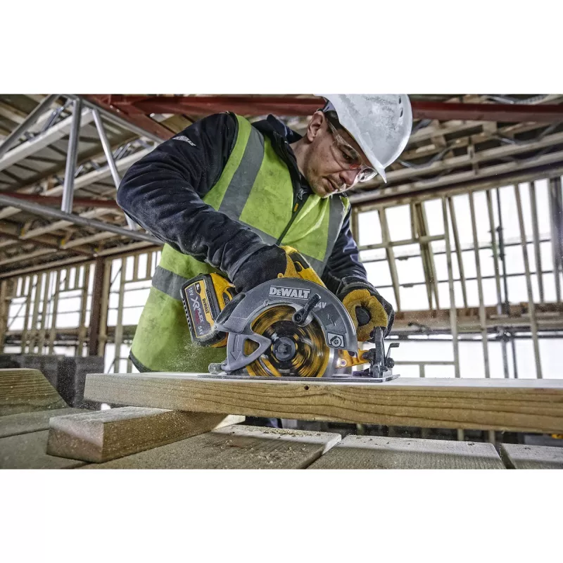 Nešiojamasis diskinis pjūklas DeWalt DCS578NT — belaidis rankinis pjūklas, 1 vnt.
