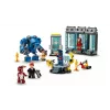 LEGO rinkinys „Marvel Iron Man's Laboratory Hall of Armor 76315“ — 384 detalės, 5 minifigūrėlės, ekspozicijos vieta