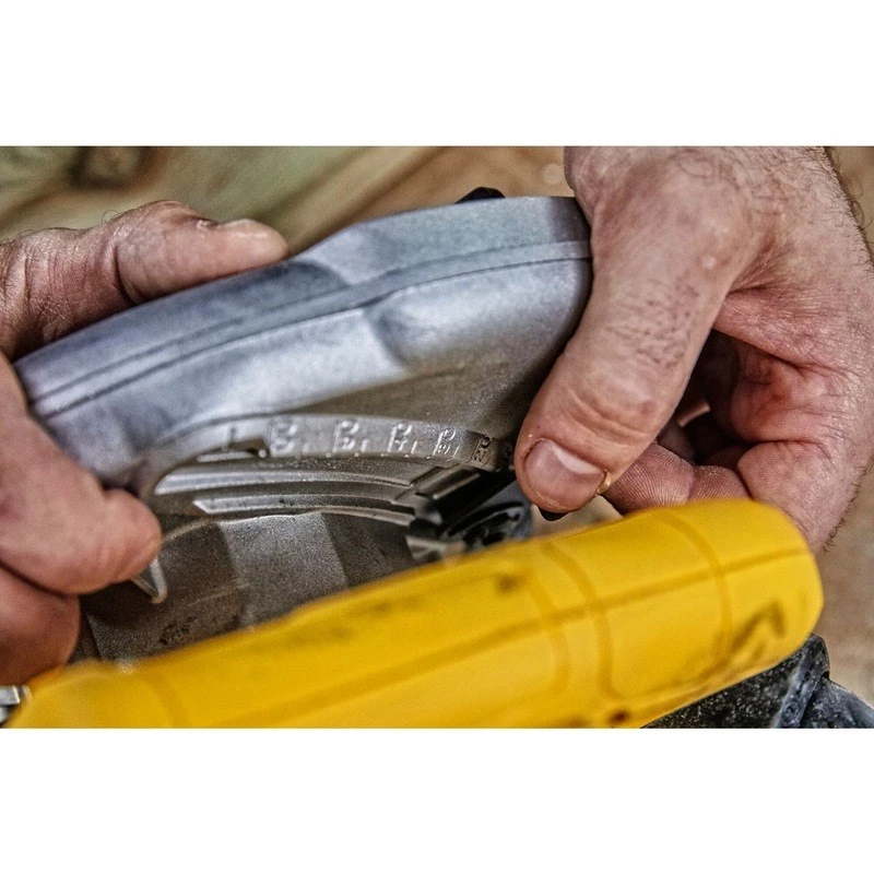 DeWALT DWE560 nešiojamasis diskinis pjūklas 18,4 cm 5500 aps./min. 1350 W