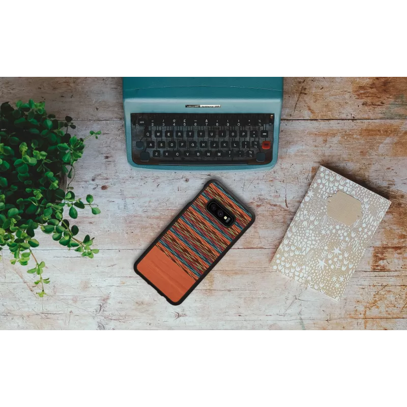 man and wood išmaniojo telefono dėklas, skirtas Galaxy S10e — rudas languotas su juodu apvadu