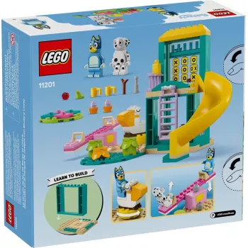 LEGO kaladėlių rinkinys 11201 Žaidimų aikštelės pramogos su Blue ir Chloe – mini figūrėlės, žaidimo scena