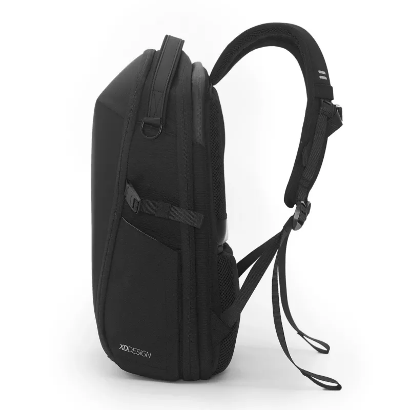 Kuprinė XDDESIGN Bizz Juoda — atspari vandeniui, lengva, modelis P705.931