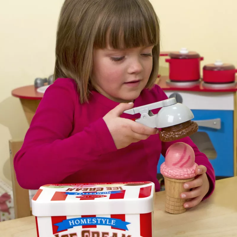 Melissa & Doug ledų kaušelio ir dėjimo rinkinys žaidimų virtuvei