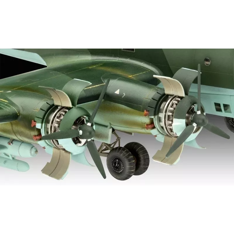 Plastikinis lėktuvo modelis REVELL Fendt 728 Vario mastelio modelio rinkinys REV-03777