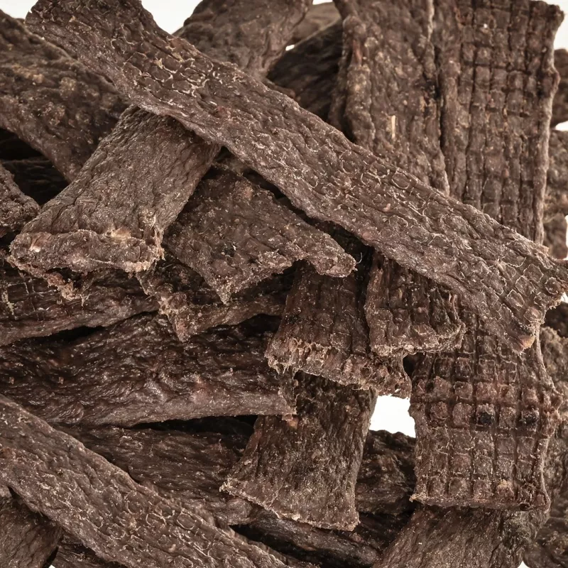 Šunų skanėstai PETITTO Monoprotein Beef Strips 400 g — vieno baltymo hipoalerginiai jautienos užkandžiai suaugusiems šunims