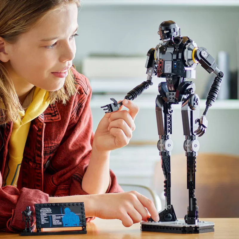Statoma figūrėlė LEGO Star Wars Apsaugos droidas K-2SO 75434 — 845 detalės, 410 mm aukštis, amžius 10+