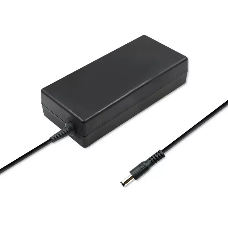 Maitinimo adapteris Qoltec 50797 vidinis juodas nešiojamam kompiuteriui 1,16 m laidas