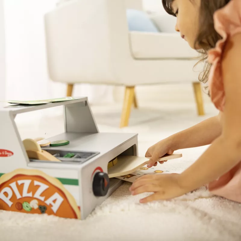 Žaidimų virtuvės priedas Spin Master Melissa & Doug Top & Bake Pizza Counter, žaidimų picos rinkinys