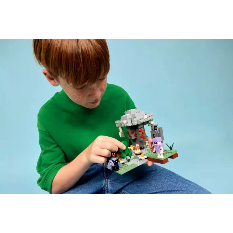 LEGO MINECRAFT 21586 The Pale Garden
