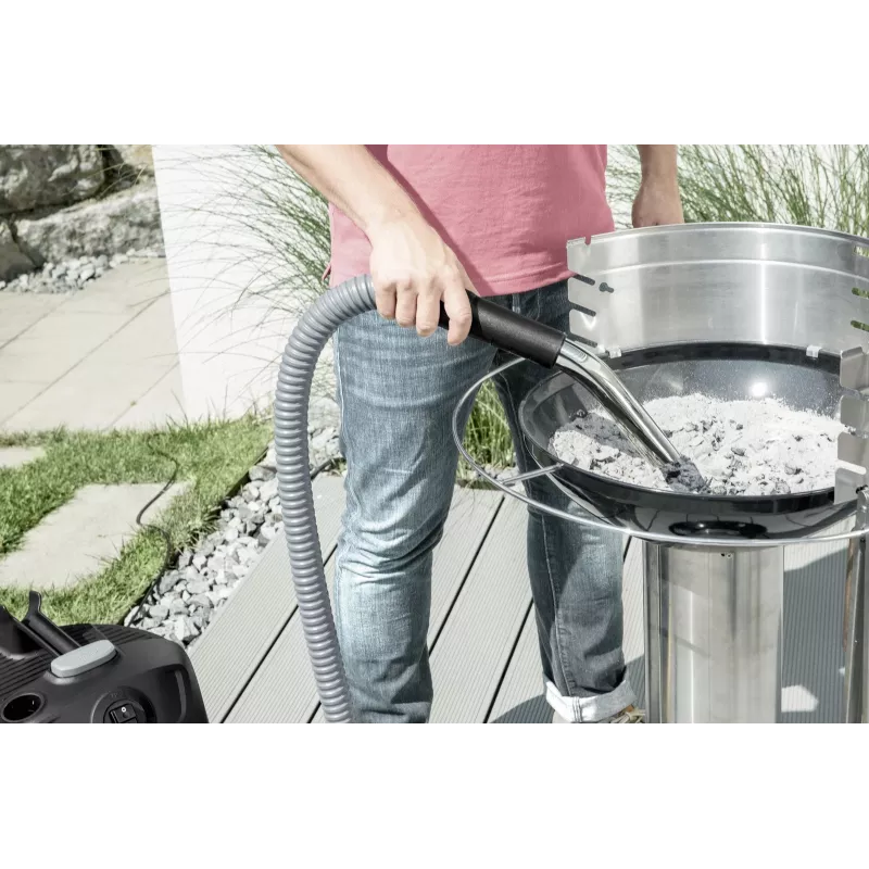Sausas dulkių siurblys Karcher AD 4 Premium — 17 l, 600 W, be maišelio, metalinė žarna, chromuotas vamzdis