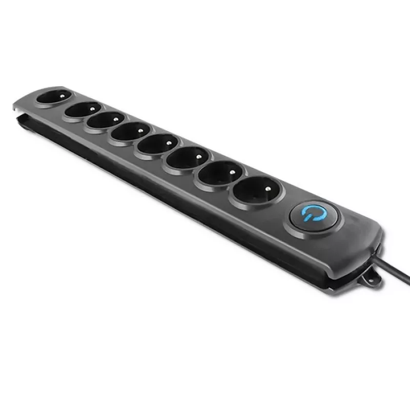 Įtampos slopintuvas Qoltec 50113 juodas 8 kintamosios srovės lizdai 230 V 1,8 m