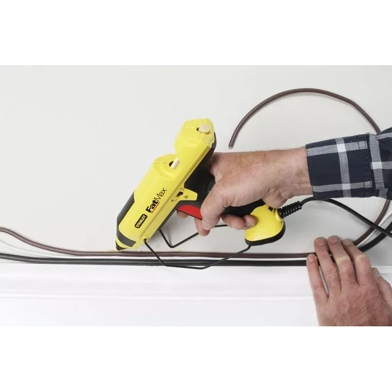 Karštų klijų pistoletas STANLEY FatMax GR 100 R 200 W, 18,83 g/min išeiga, maitinamas kintamąja srove, 1 min įšilimo laikas, juodas/geltonas