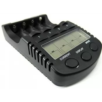 AA/AAA C3 kroviklis su LCD