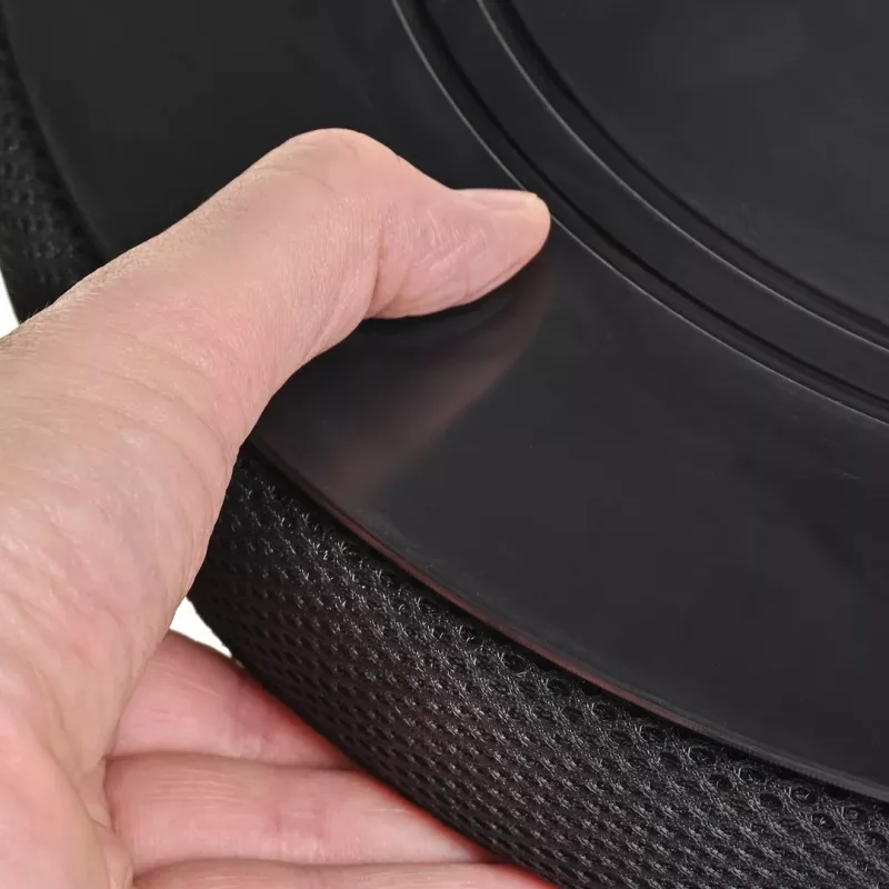 Ortopedinė sukiojama pagalvė ActionMed PO600AM — apvali sėdynės pagalvėlė, 360° sukimasis, 1,5 kg, juoda