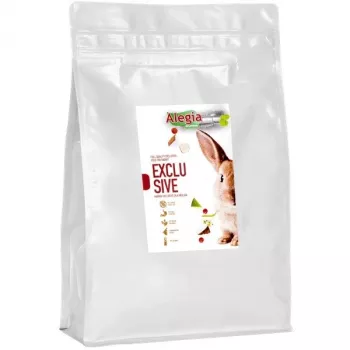 Granuliuotas triušių maistas Alegia Exclusive 1,6 kg — pilnavertis kasdienis pašaras suaugusiems triušiams, daržovių skonio, baltymų 15,76 %, ląstelienos 16,3 %