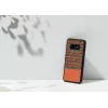 man and wood išmaniojo telefono dėklas, skirtas Galaxy S10e — rudas languotas su juodu apvadu