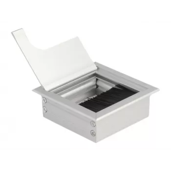 DeLOCK kabelių įvora staliniam montavimui su šepečiu 80x80x28mm sidabrinė
