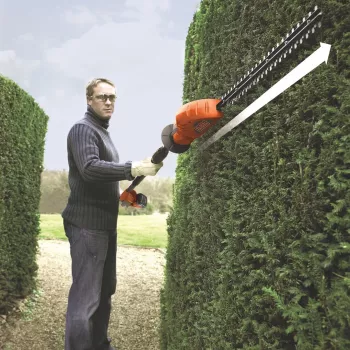 Gyvatvorių žirklės Juoda & Decker GTC1843L20-QW dviguba geležte 3,2 kg