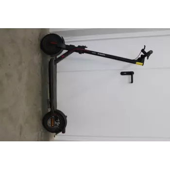 IŠPARDAVIMAS. Xiaomi Electric Scooter 4 EU | IŠPARDAVIMAS. IŠPARDAVIMAS. Xiaomi Electric Scooter 4 EU | 300 W | 25 km/h | 10 col. | 6 mėn. | Juoda | DEMO, SUBRAŽYTAS, TRŪKSTA VARŽTŲ