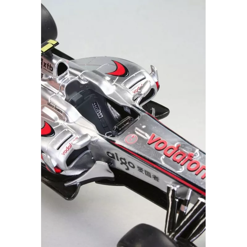 REVELL plastikinis modelis McLaren Mercedes MP4-25 Lewis Hamilton — 1:24 mastelio rinkinys