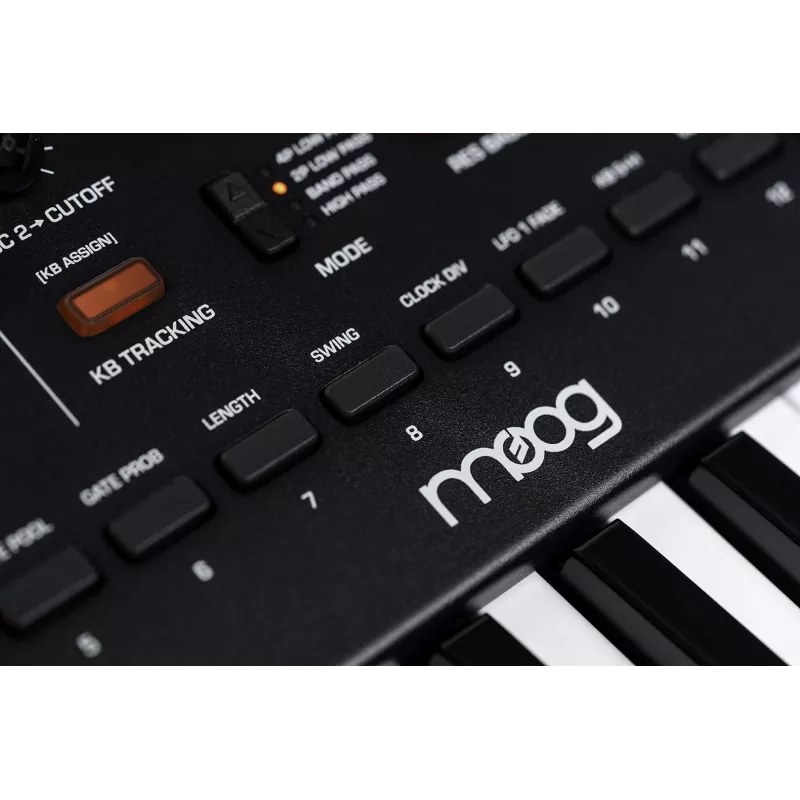 Analoginis sintezatorius Moog MOOG MESSENGER — monofoninis stalinis instrumentas
