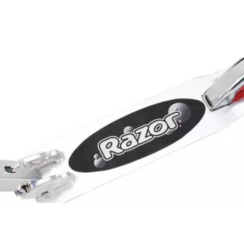 Paspirtukas Razor A5 Lux — aliuminis, 20 cm poliuretano ratai, sulankstomas, reguliuojamo aukščio, maks. apkrova 100 kg, juodas