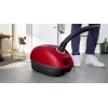 Dulkių siurblys Bosch BGB 41RD3H — 600 W, 4 L dulkių maišelis, HEPA filtras, 11 m veikimo spindulys, teleskopinis vamzdis, raudonas