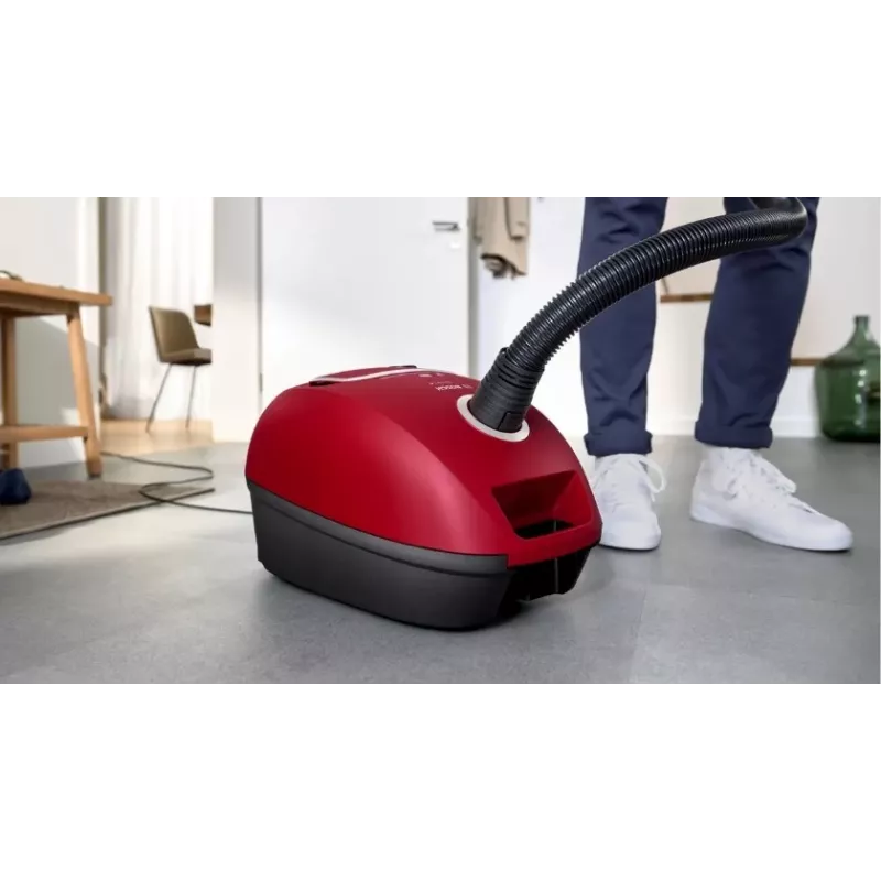 Dulkių siurblys Bosch BGB 41RD3H — 600 W, 4 L dulkių maišelis, HEPA filtras, 11 m veikimo spindulys, teleskopinis vamzdis, raudonas