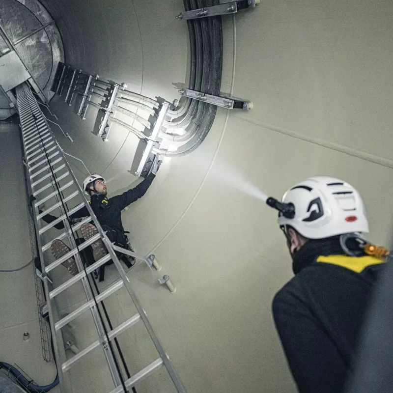 Rankinis žibintuvėlis Ledlenser P5R — įkraunamas LED žibintuvėlis, 750 lm, 280 m spindulio nuotolis, IP68, aliuminis, 99 g
