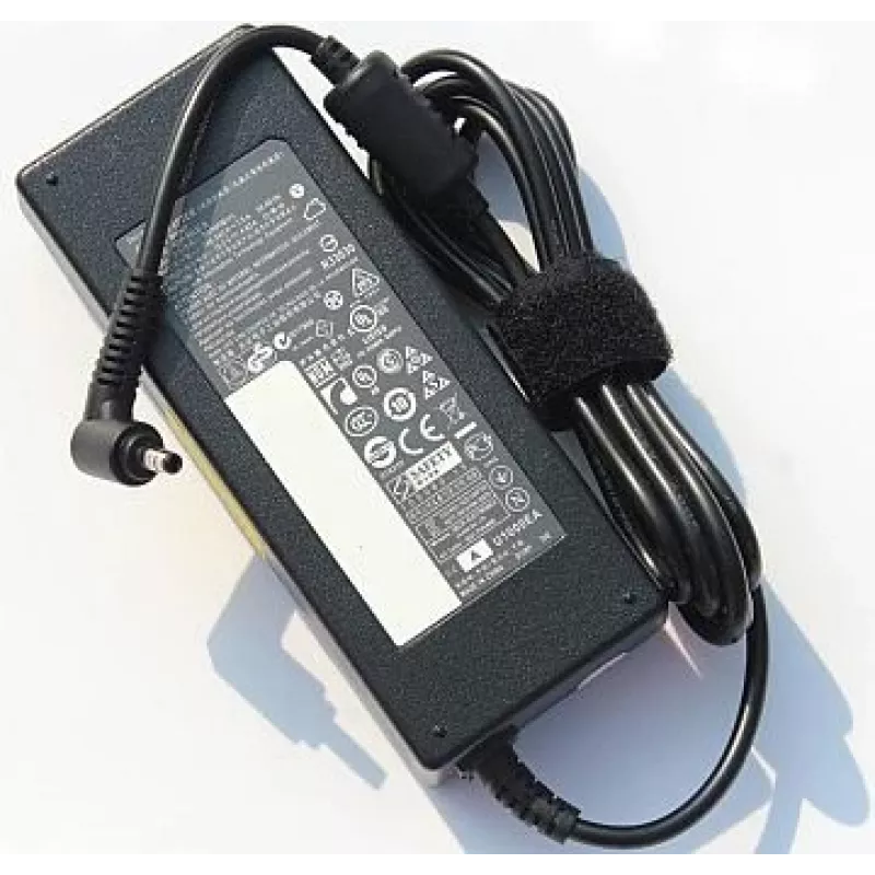 Maitinimo adapteris keitiklis Extra Digital DE90G4017