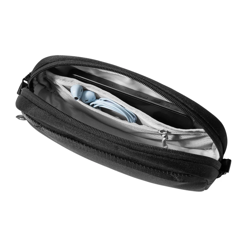 Priedų dėklas Tomtoc Light-T12 by Tomtoc (juodas) — kompaktiškas tvarkyklė kabeliams ir smulkiai technikai
