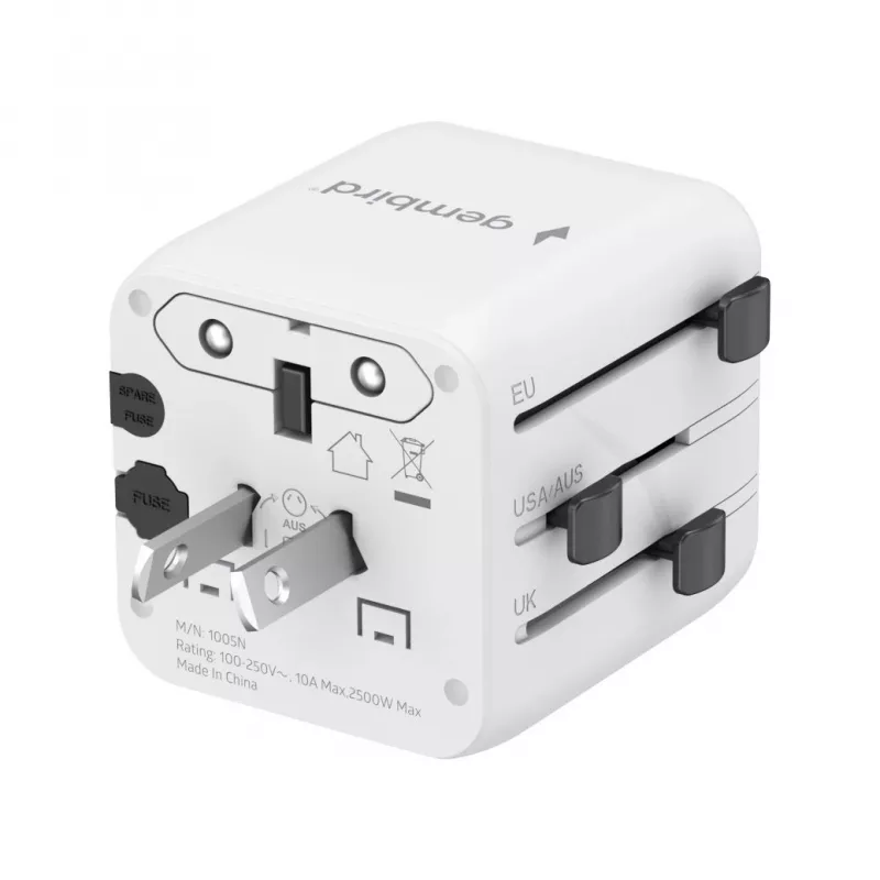 Universalus kelioninis maitinimo adapteris GEMBIRD TPA-INT-01-W — įvestis 100–250V, Type G kištukas, kompaktiški matmenys 84×56×85 mm