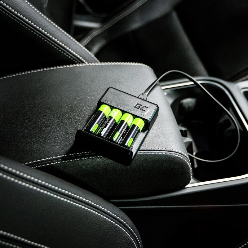 Baterijų įkroviklis Green Cell GC VitalCharger su 4× AA 2000mAh NiMH baterijomis